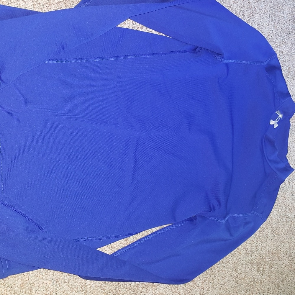 Donating soon! Under armour top